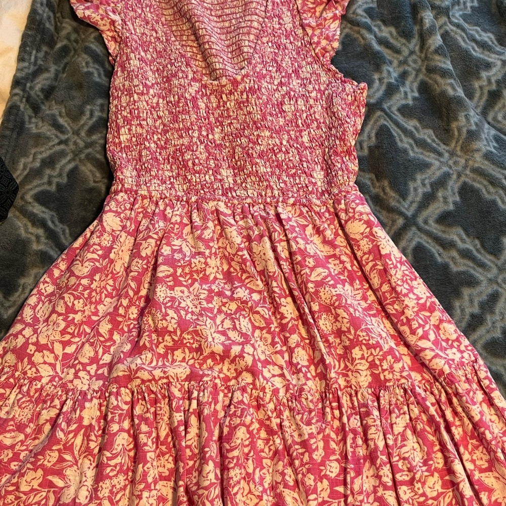 Floral Pink and White Dress With Pockets!
